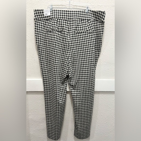 Lane Bryant Ponte Pull-On Straight Leg Pant Black & White Houndstooth NWT 26 - Picture 8 of 9